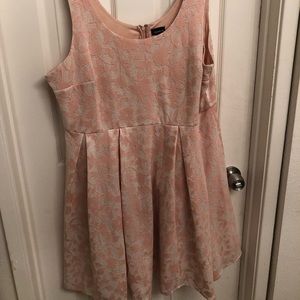 Cute party dress!